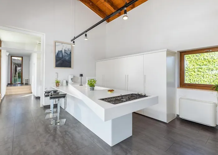 Terra Rossa Villa *
