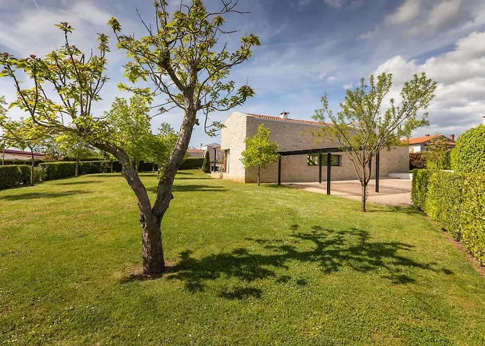 Terra Rossa Villa